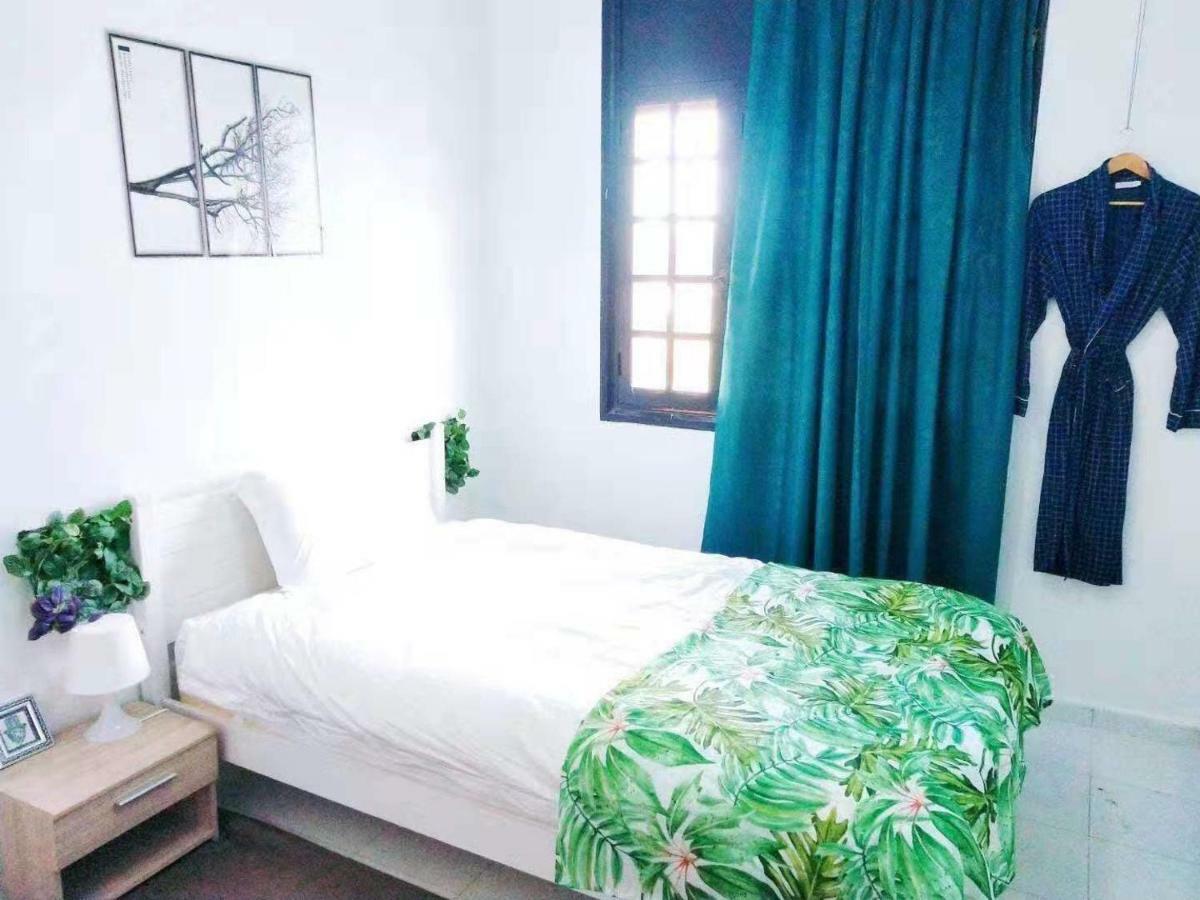 Blue And White House Hotel Anfa-Superieur Luaran gambar