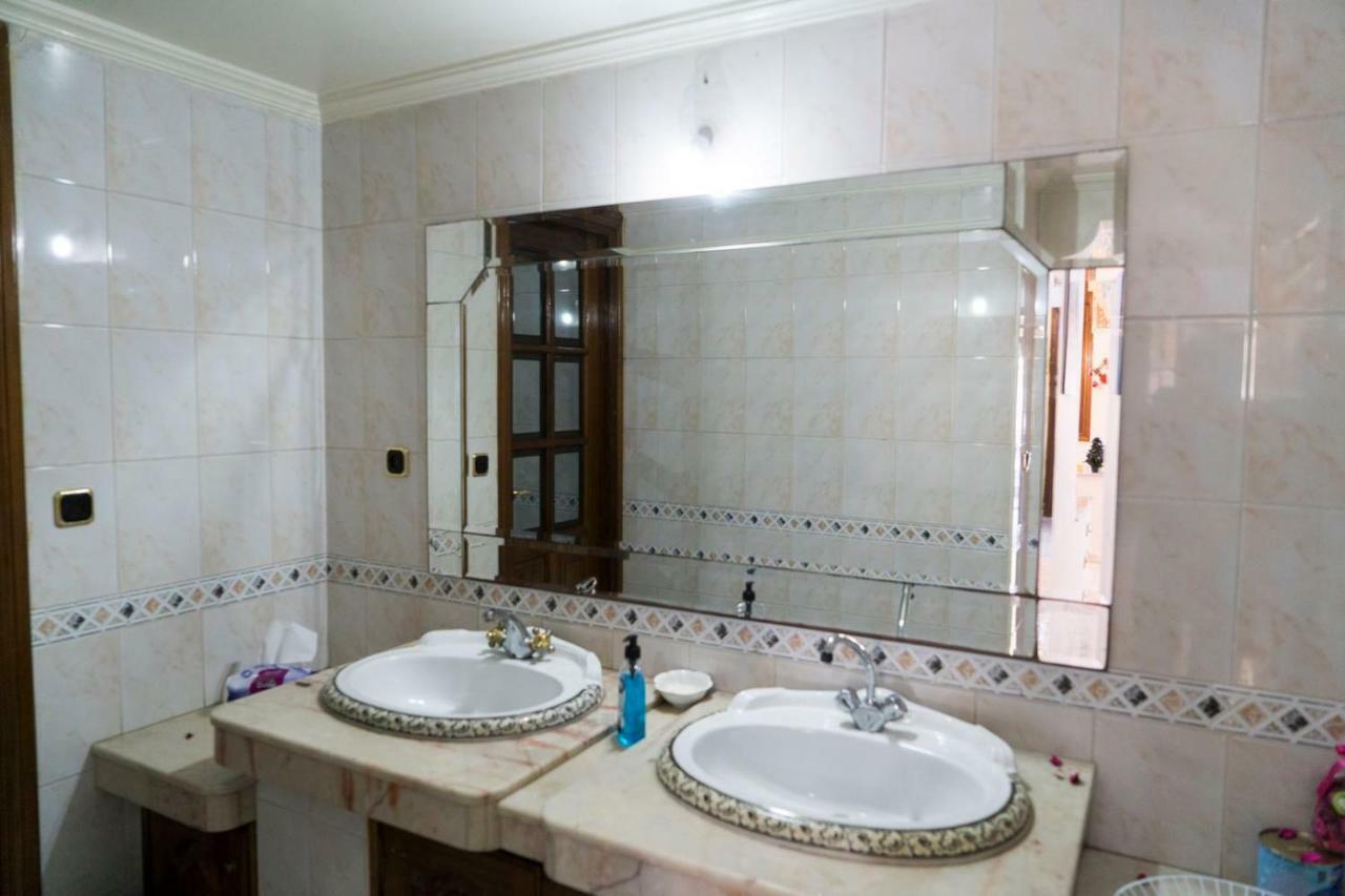 Blue And White House Hotel Anfa-Superieur Luaran gambar